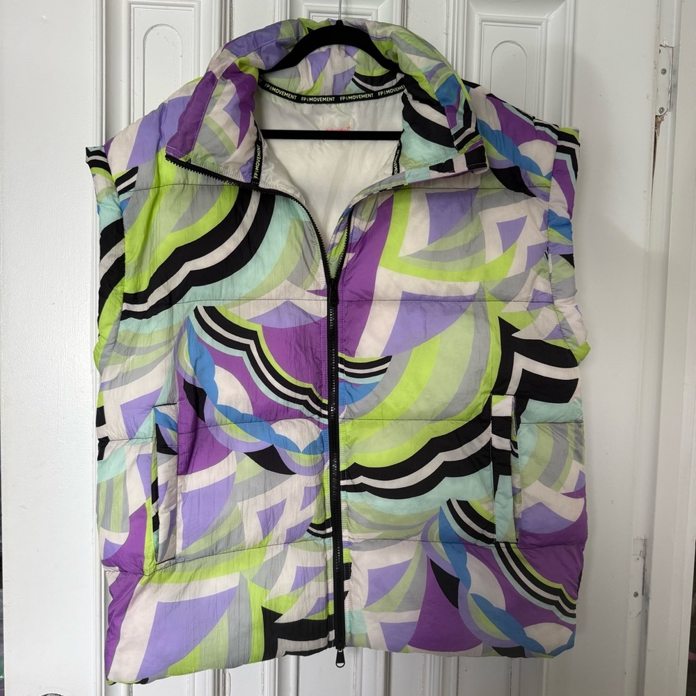 NWOT Free People FP Movement In A Bubble Printed Puffer Vest Women’s size Large